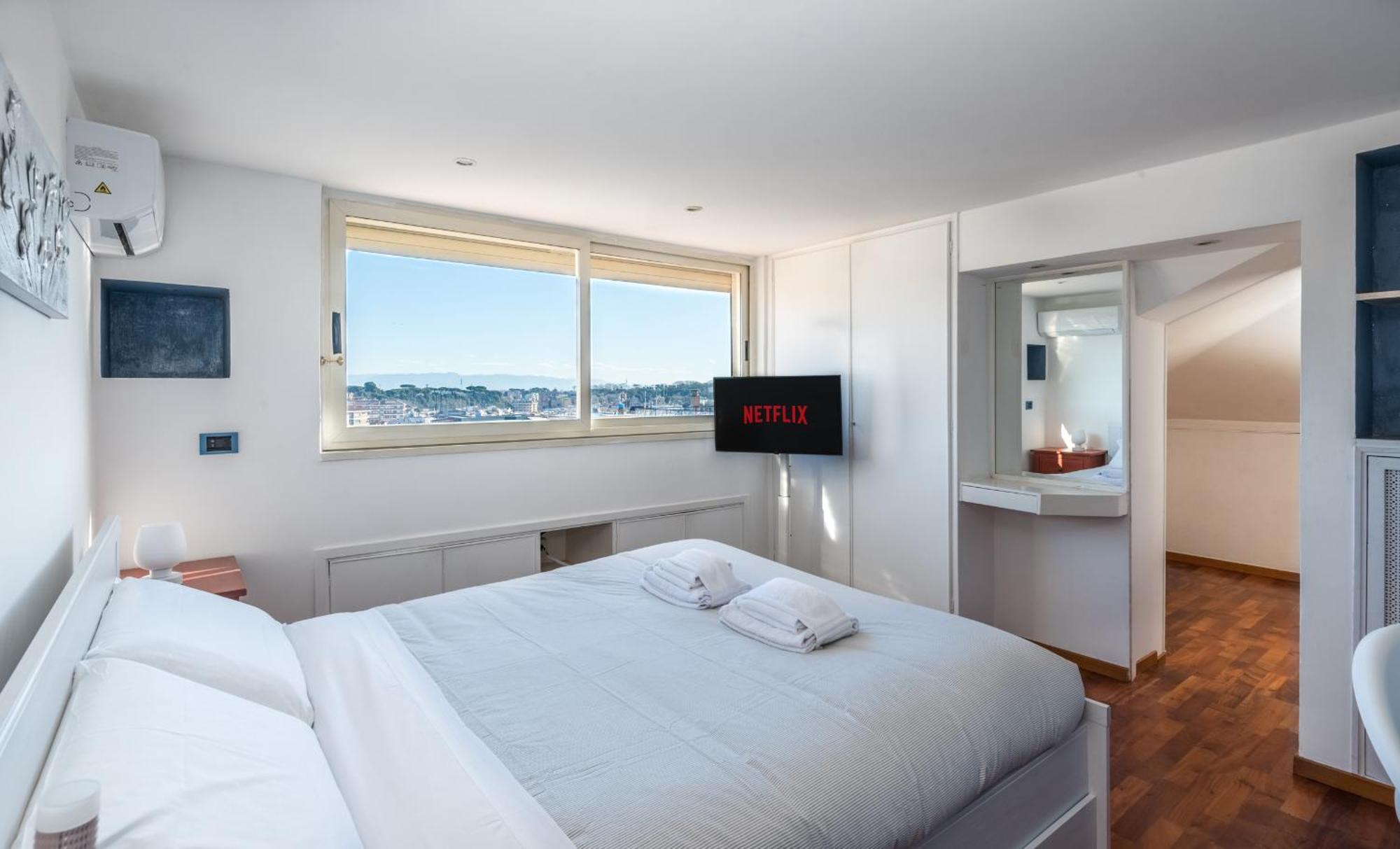 Vaticano-metro A, Penthouse With Ac, Wi-fi E Netflix Apartment